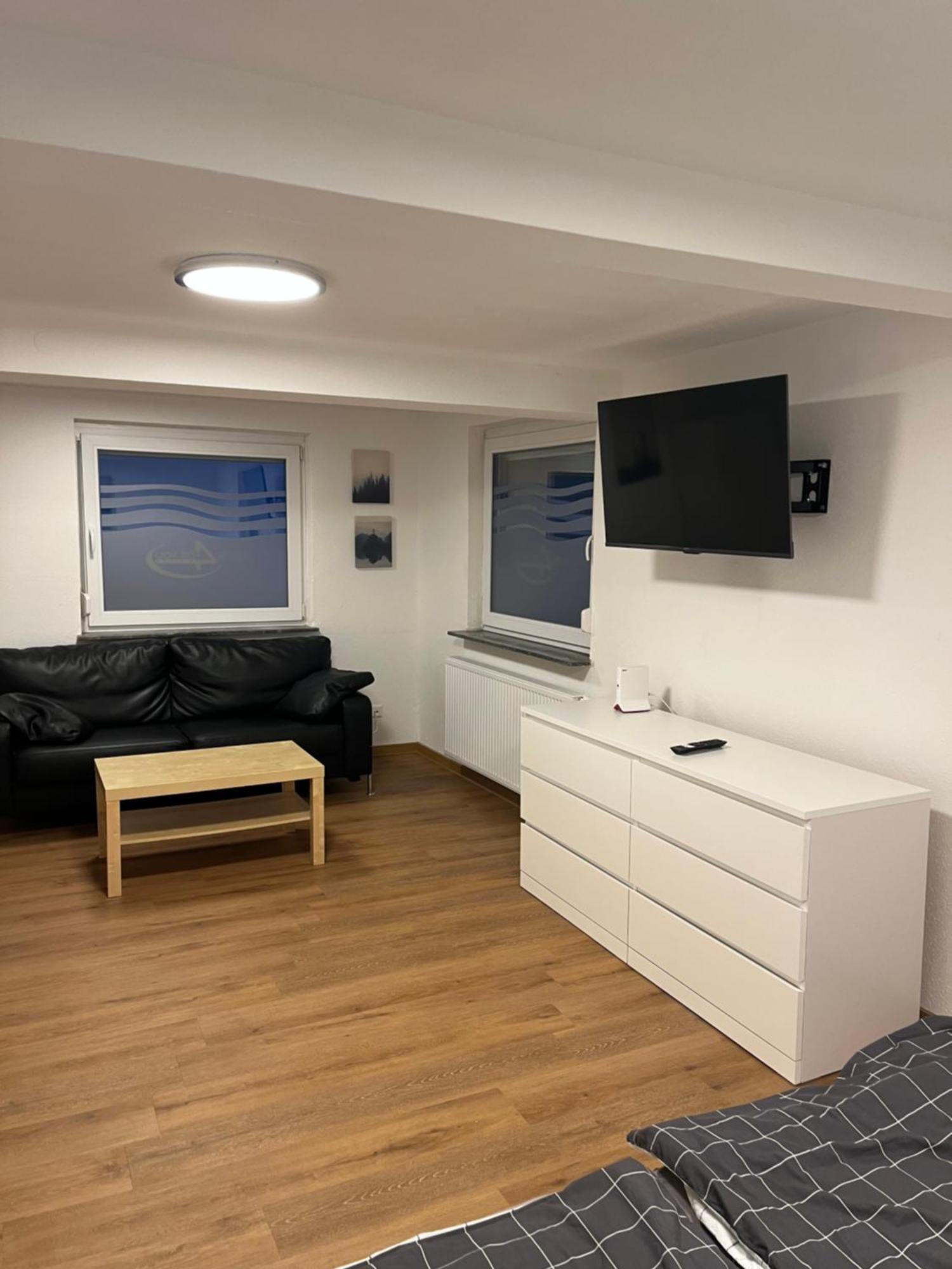 Home-For-You-Ferienwohnung Monteurwohnung بوتشين المظهر الخارجي الصورة